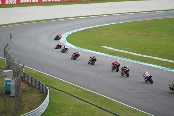 MotoGP日本站夸塔拉罗主场作战状态分析及茂木赛道争冠前景深度观察